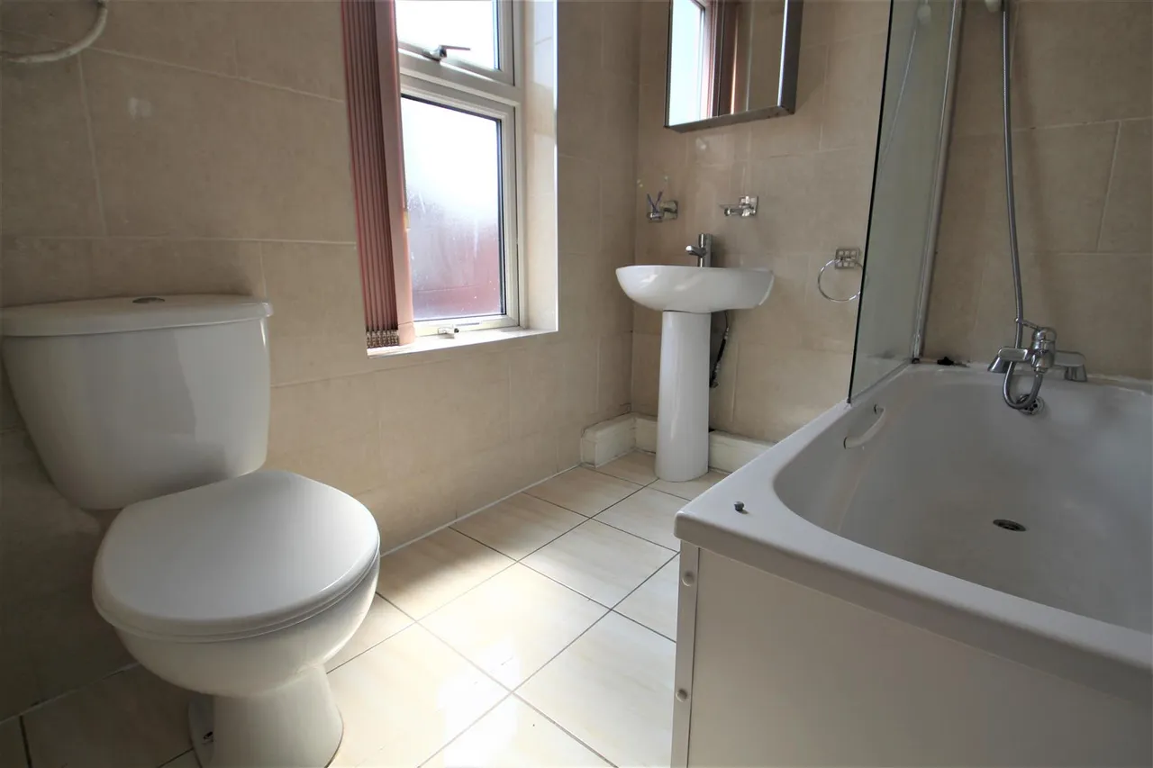 Kelsall Place, Hyde Park, LS6, photo 9