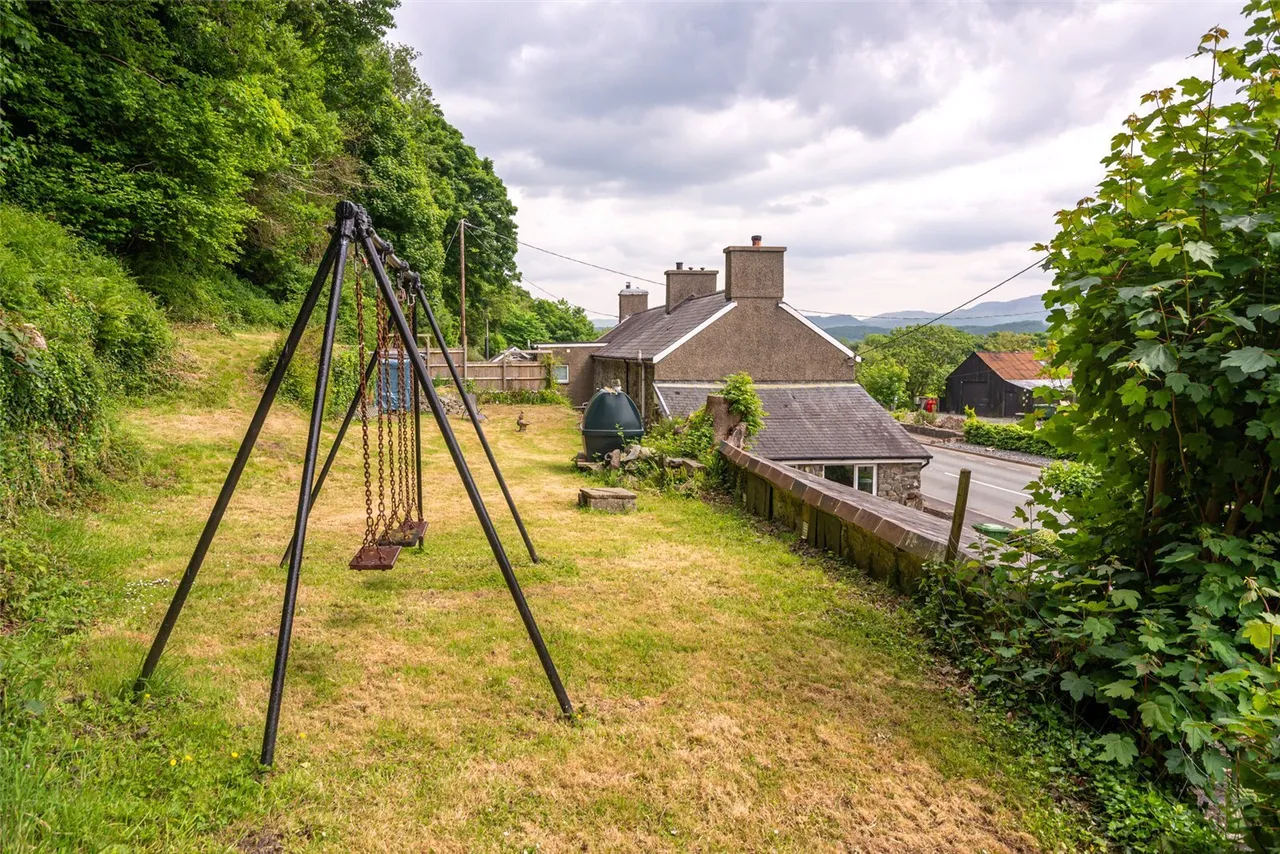 Tremadog, Porthmadog, LL49, photo 13