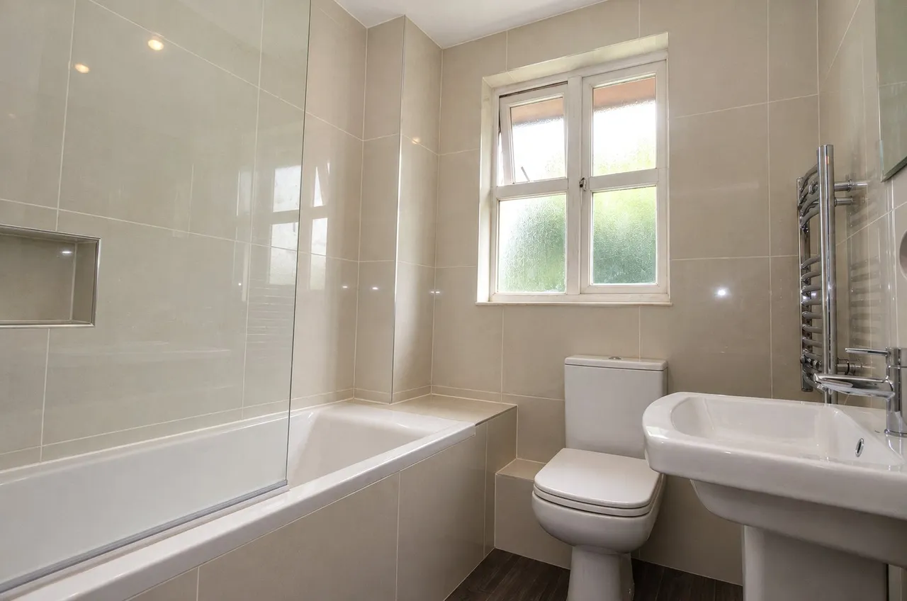 Sonning Gardens, Hampton, TW12, photo 10