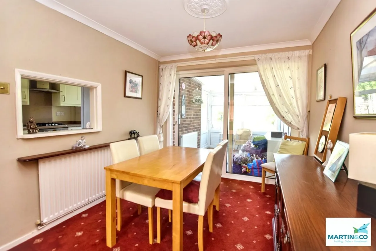 Glenbarr Drive, Hinckley, photo 9
