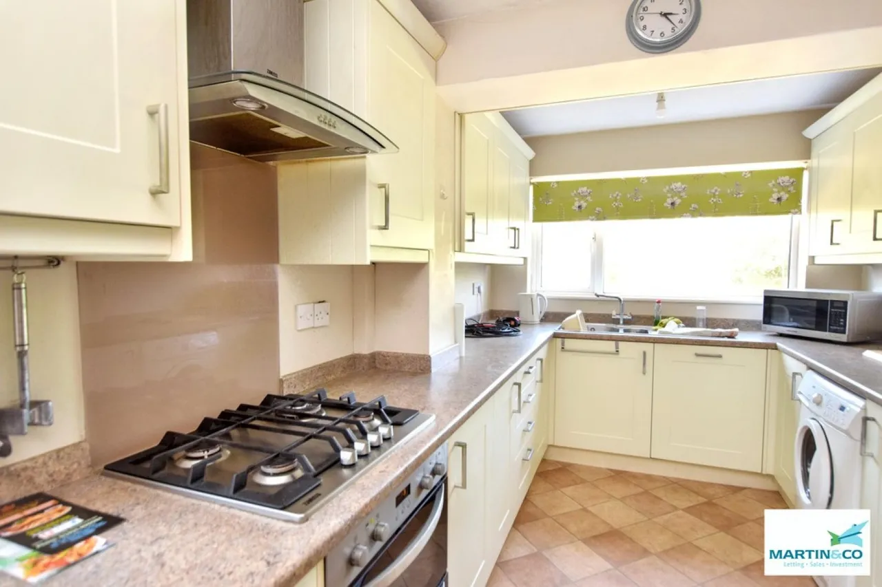 Glenbarr Drive, Hinckley, photo 11