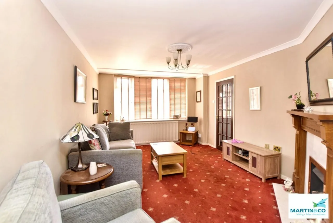 Glenbarr Drive, Hinckley, photo 8