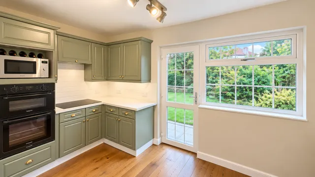 Squirrels Heath Lane, RM11, photo 7