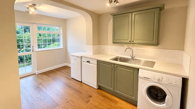 Squirrels Heath Lane, RM11, photo 6
