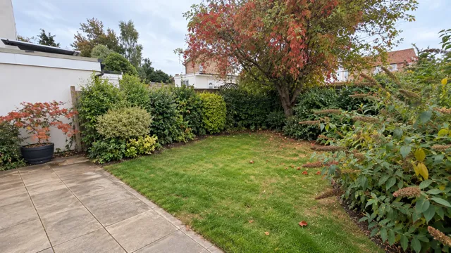 Squirrels Heath Lane, RM11, photo 17