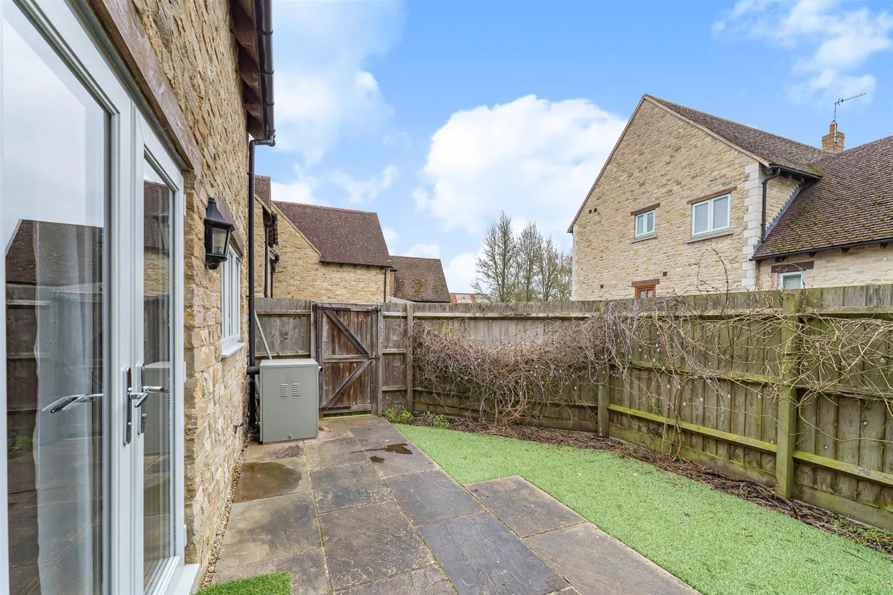 Moorhen Close, Marsh Gibbon, OX27, photo 9