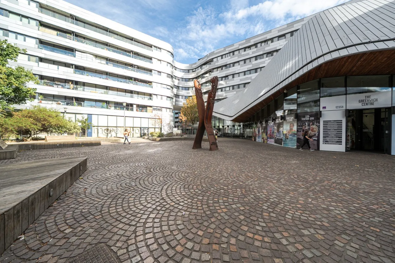 Lambarde Square, SE10, photo 16