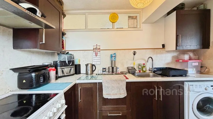 Victoria Road, Aldershot, GU11, photo 2