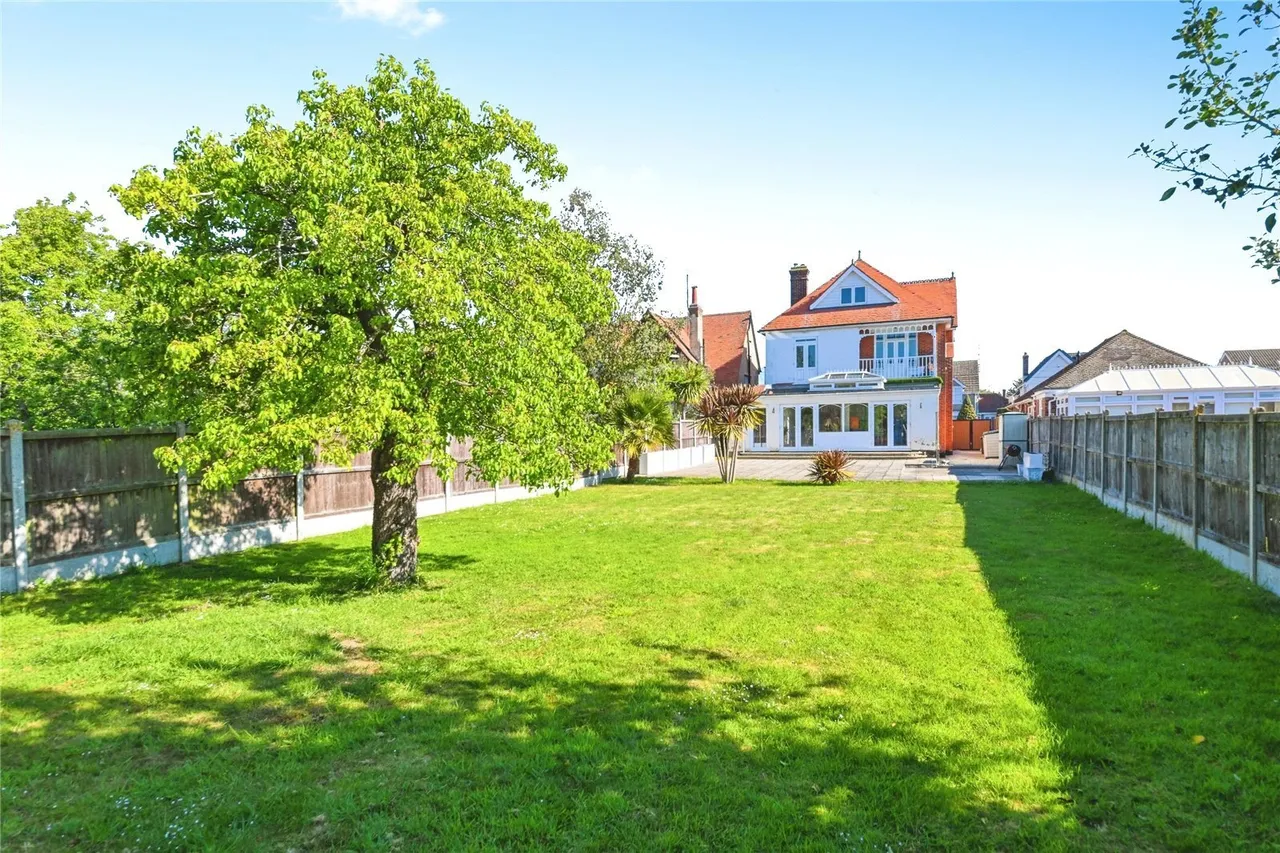 Arnold Road, Clacton-on-Sea, Essex, CO15, photo 33