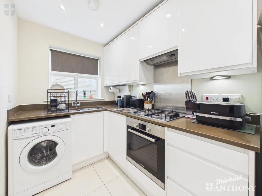 Timms Close, Aylesbury, HP20, photo 4