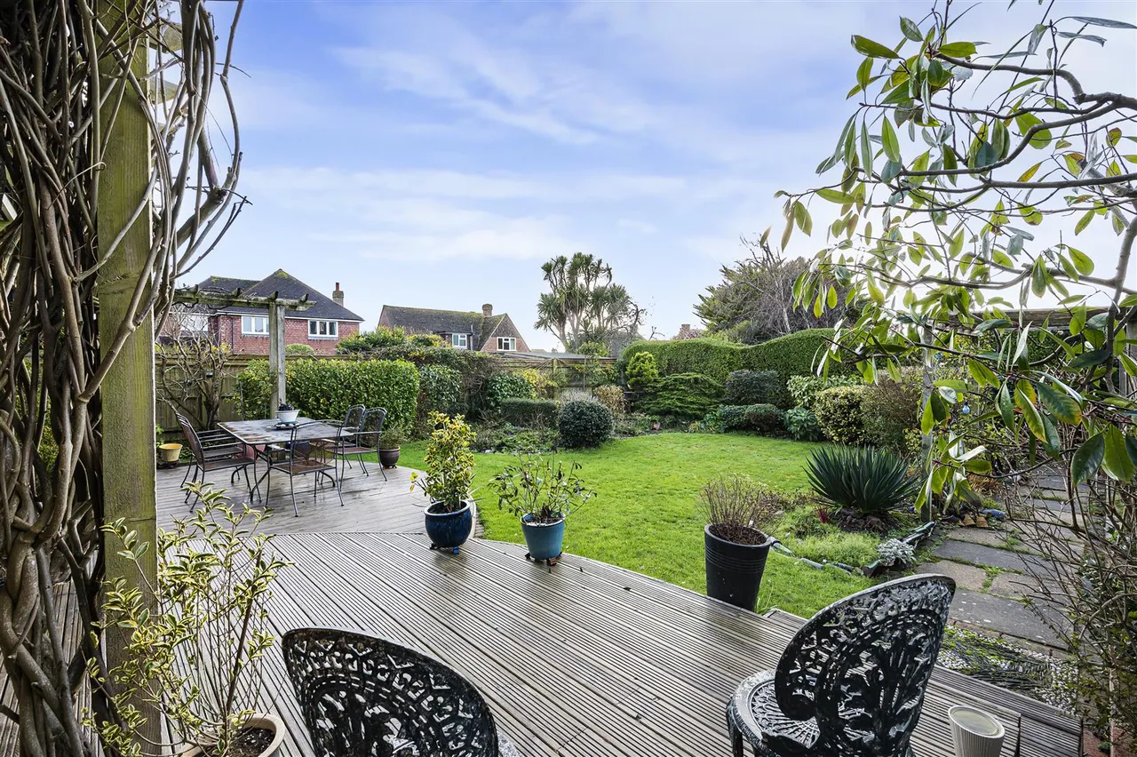 Tudor Close, Seaford, photo 8