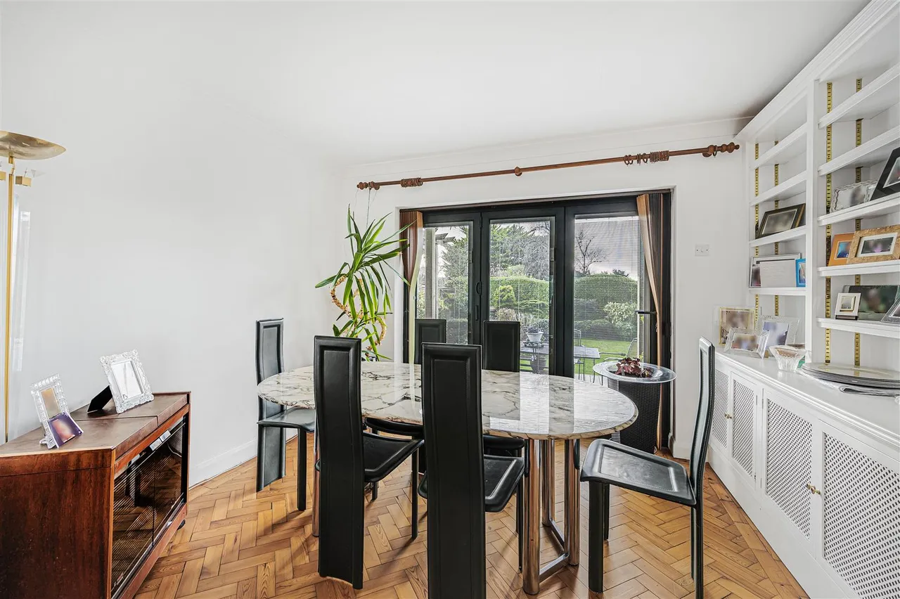 Tudor Close, Seaford, photo 11