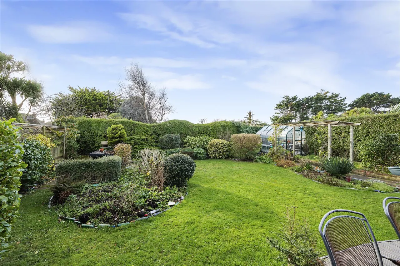 Tudor Close, Seaford, photo 22