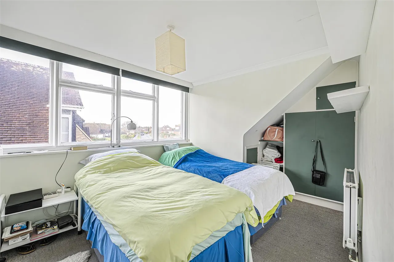 Tudor Close, Seaford, photo 15