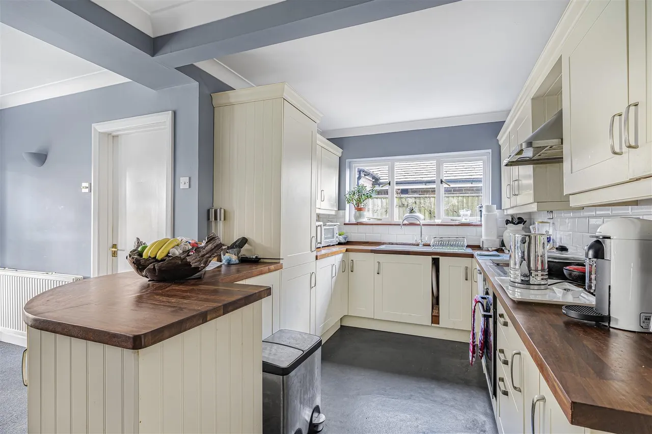 Tudor Close, Seaford, photo 5
