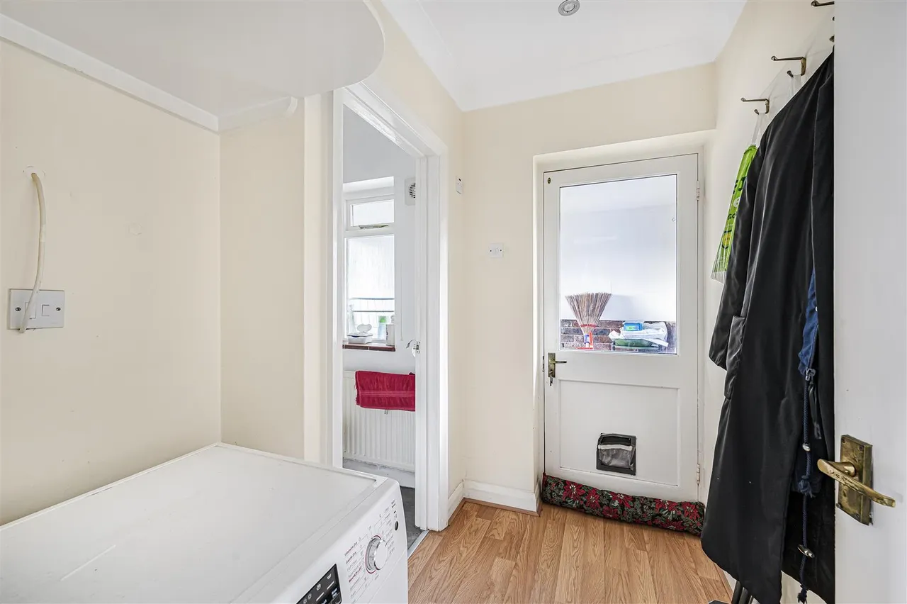 Tudor Close, Seaford, photo 18