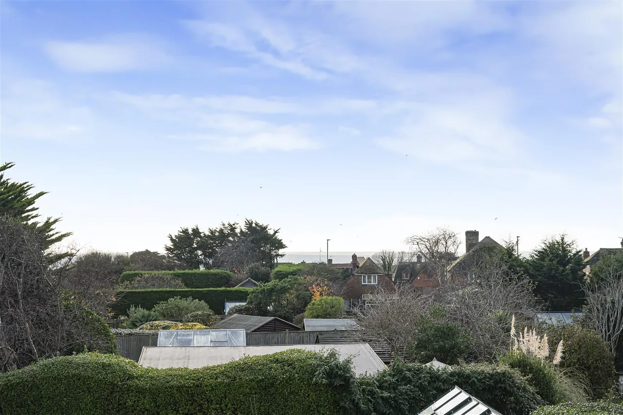 Tudor Close, Seaford, photo 31