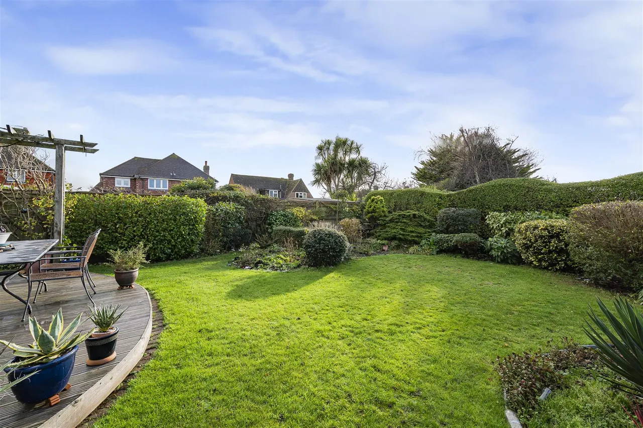 Tudor Close, Seaford, photo 7