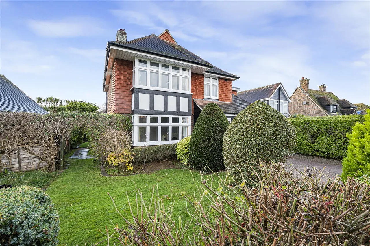 Tudor Close, Seaford, photo 24