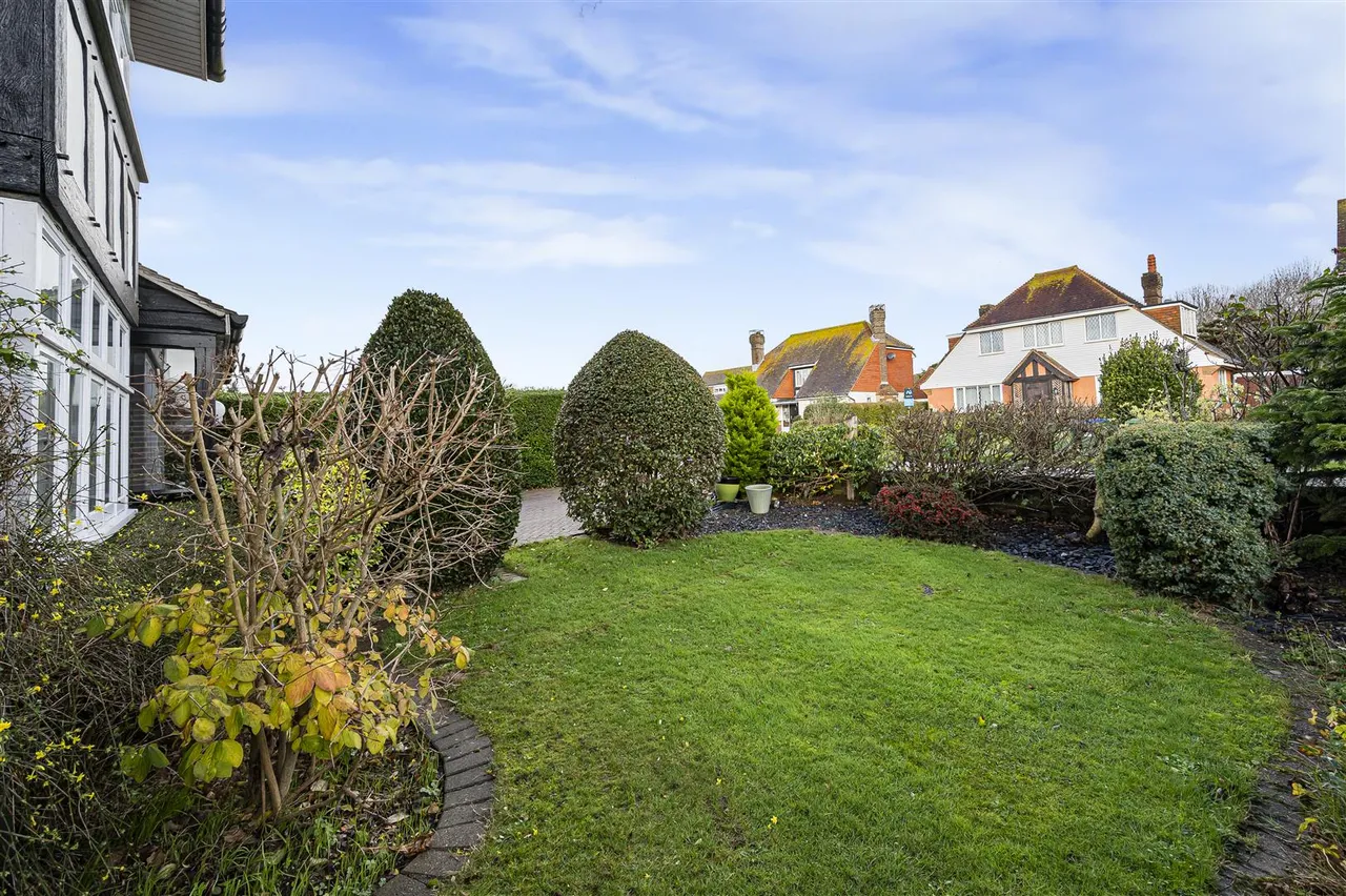 Tudor Close, Seaford, photo 25