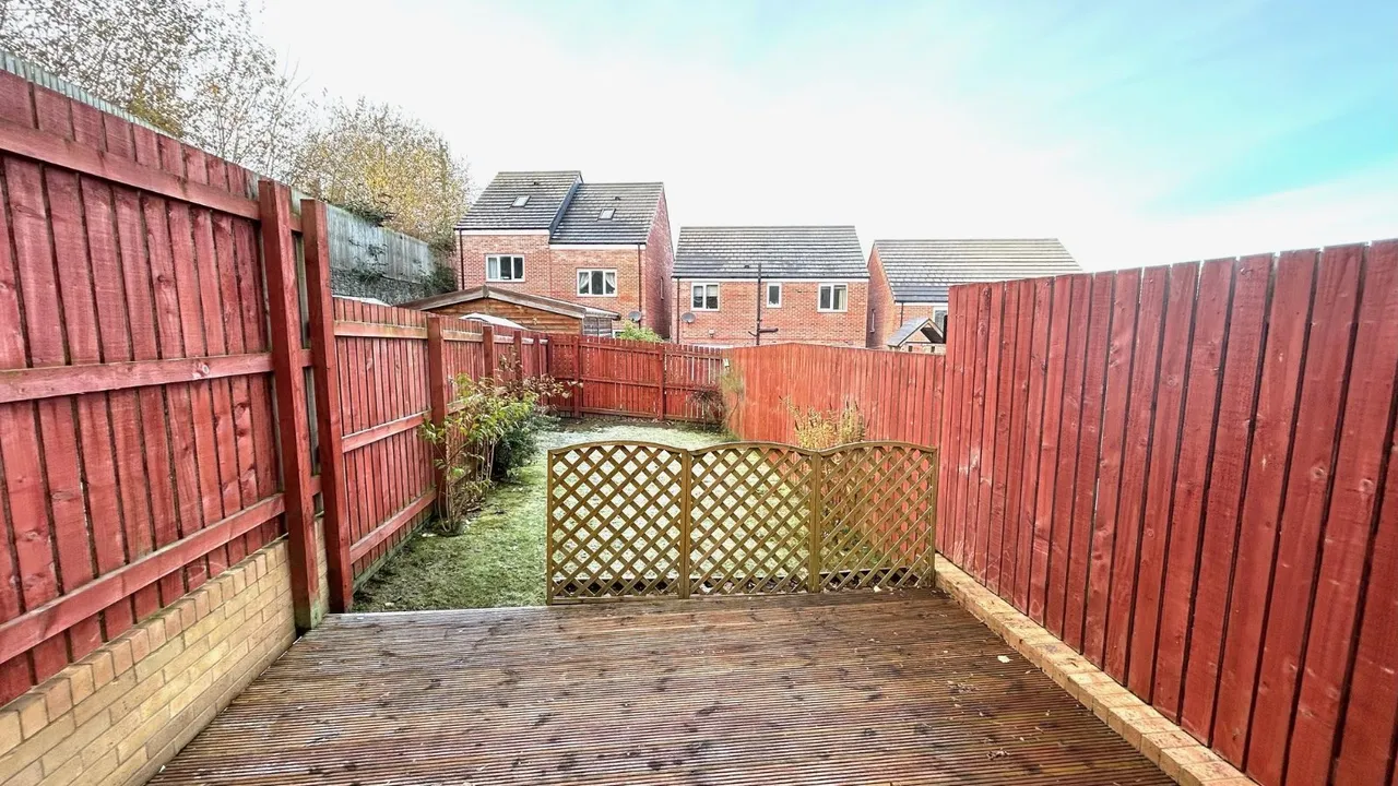 Mitchells Avenue, Wombwell, S73, photo 11