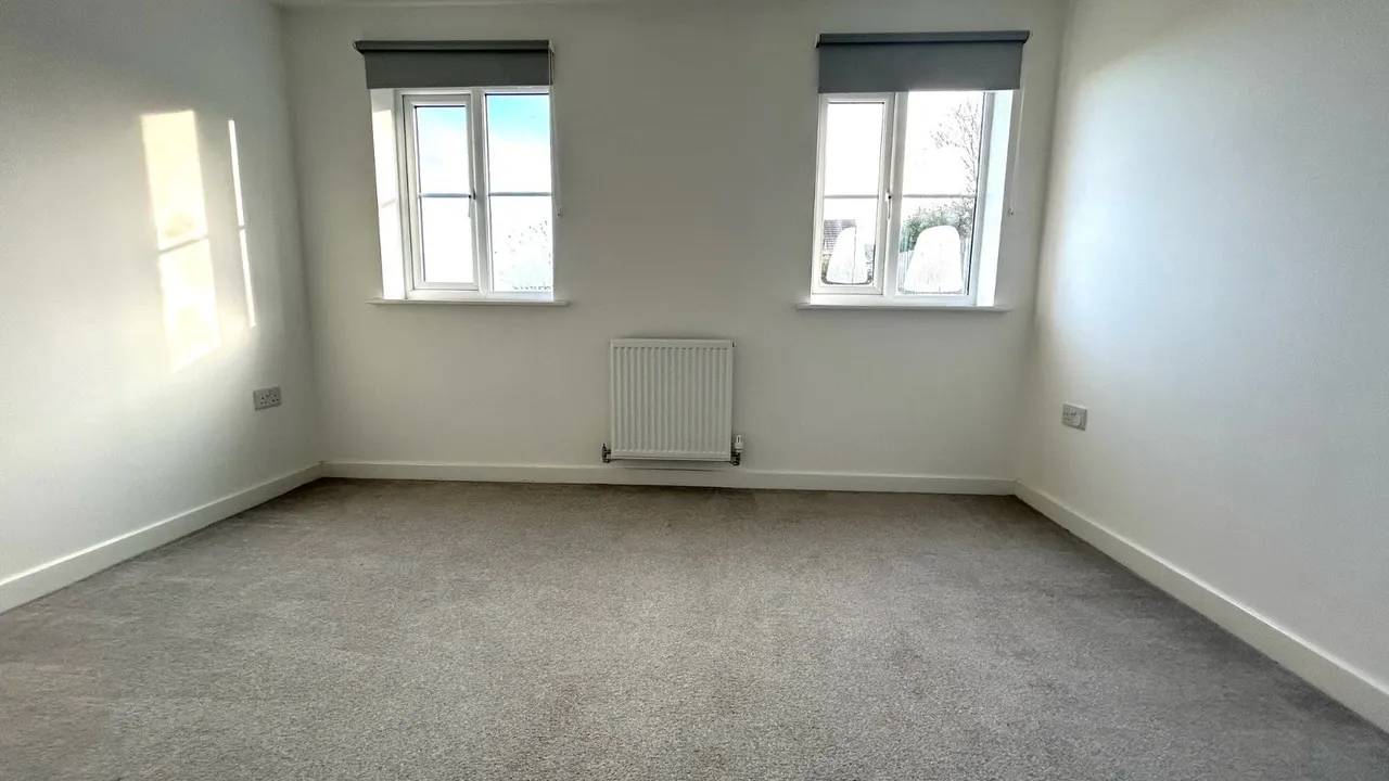 Mitchells Avenue, Wombwell, S73, photo 7