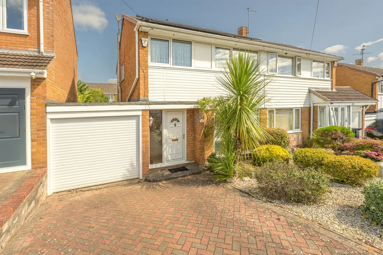 3 bed house for sale — Arundel Road, Wordsley, DY8 5EJ