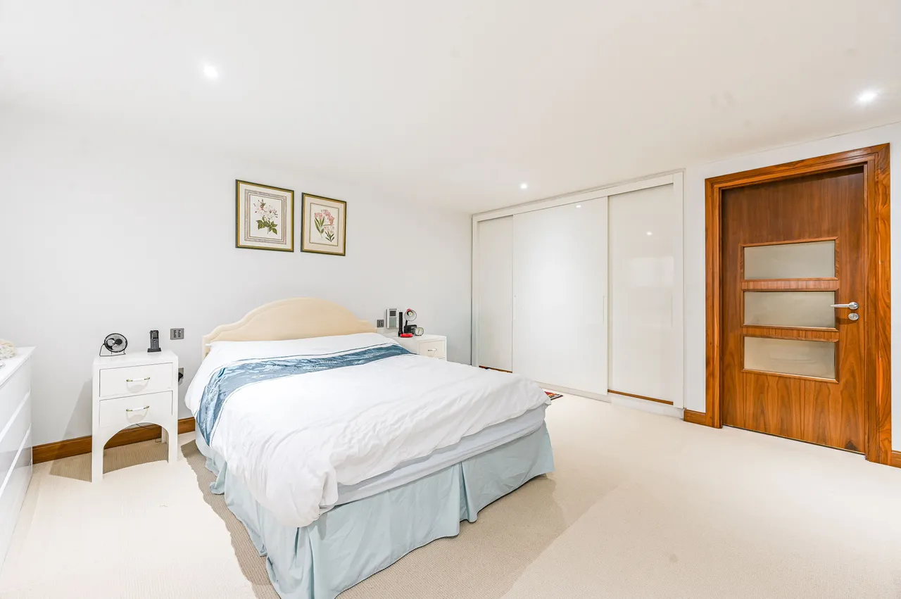 Flat 4, 2-4 Templeton Place, London, photo 3