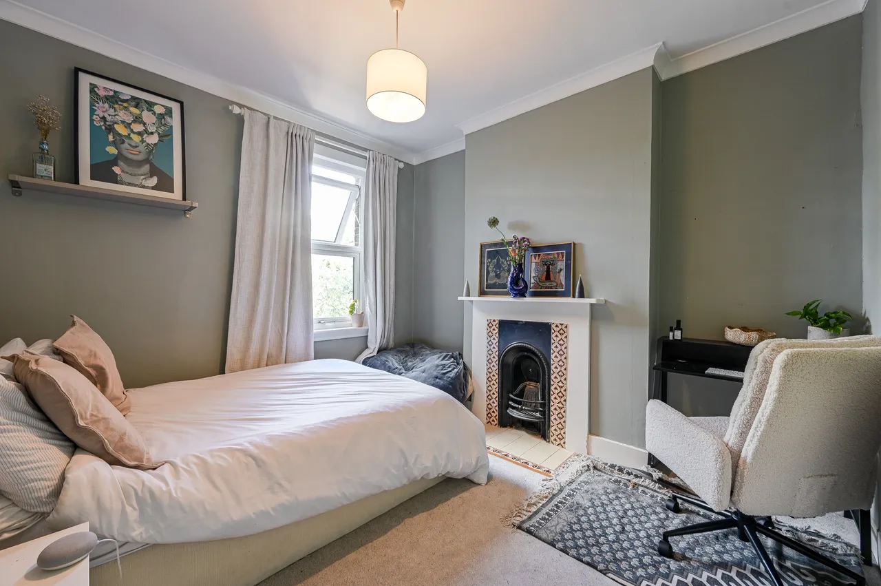 18 Meadowcourt Road, London, photo 7