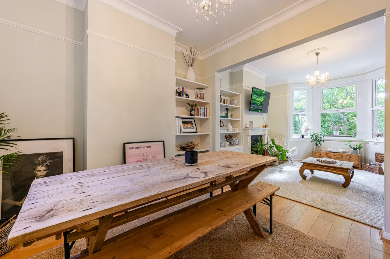18 Meadowcourt Road, London, photo 4