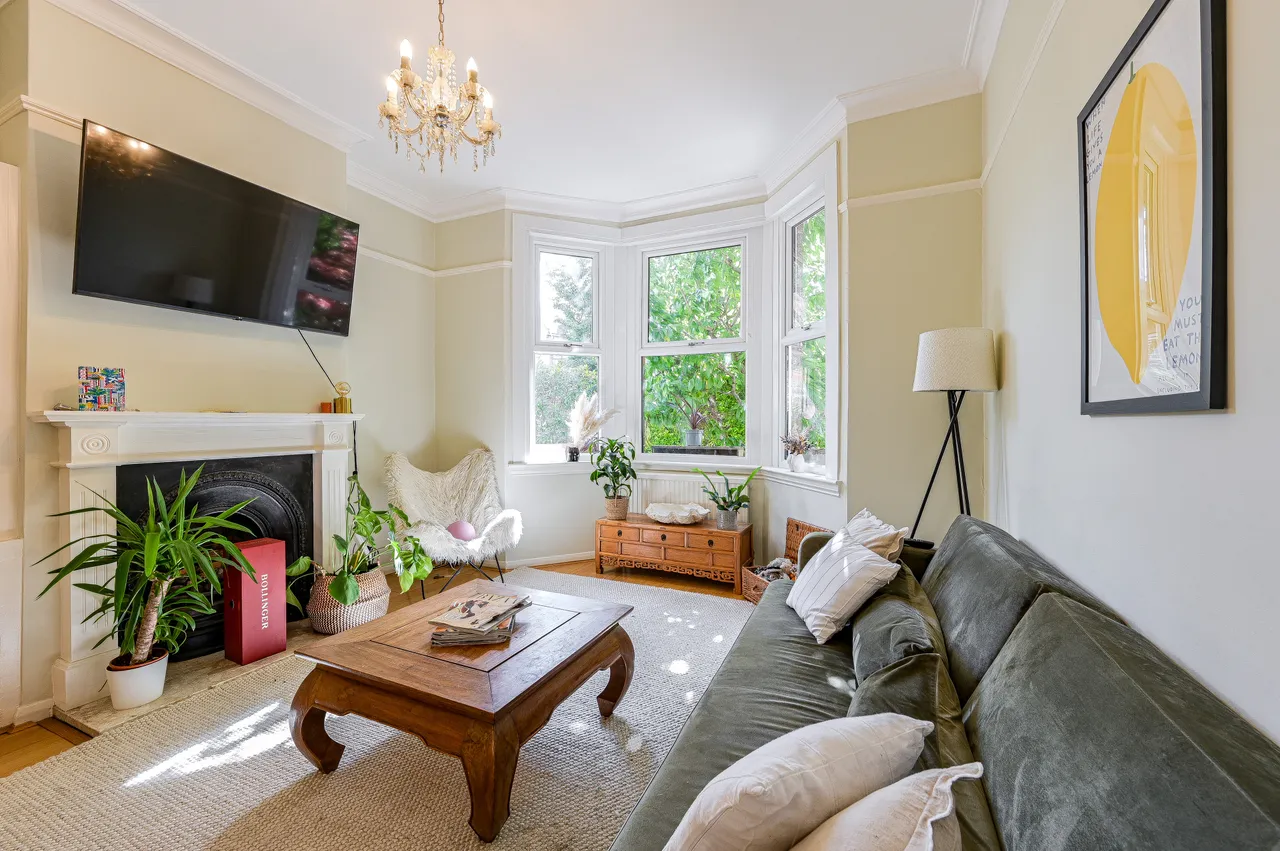 18 Meadowcourt Road, London, photo 8