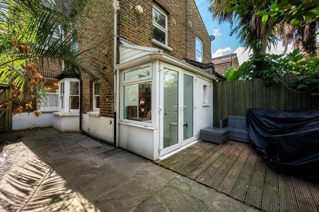 18 Meadowcourt Road, London, photo 11