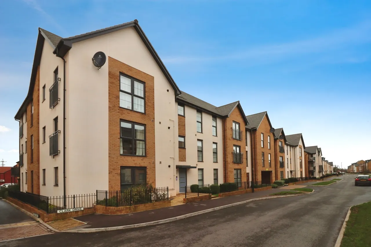 1 bed flat for sale — Clark Drive, Yate, Bristol, BS37