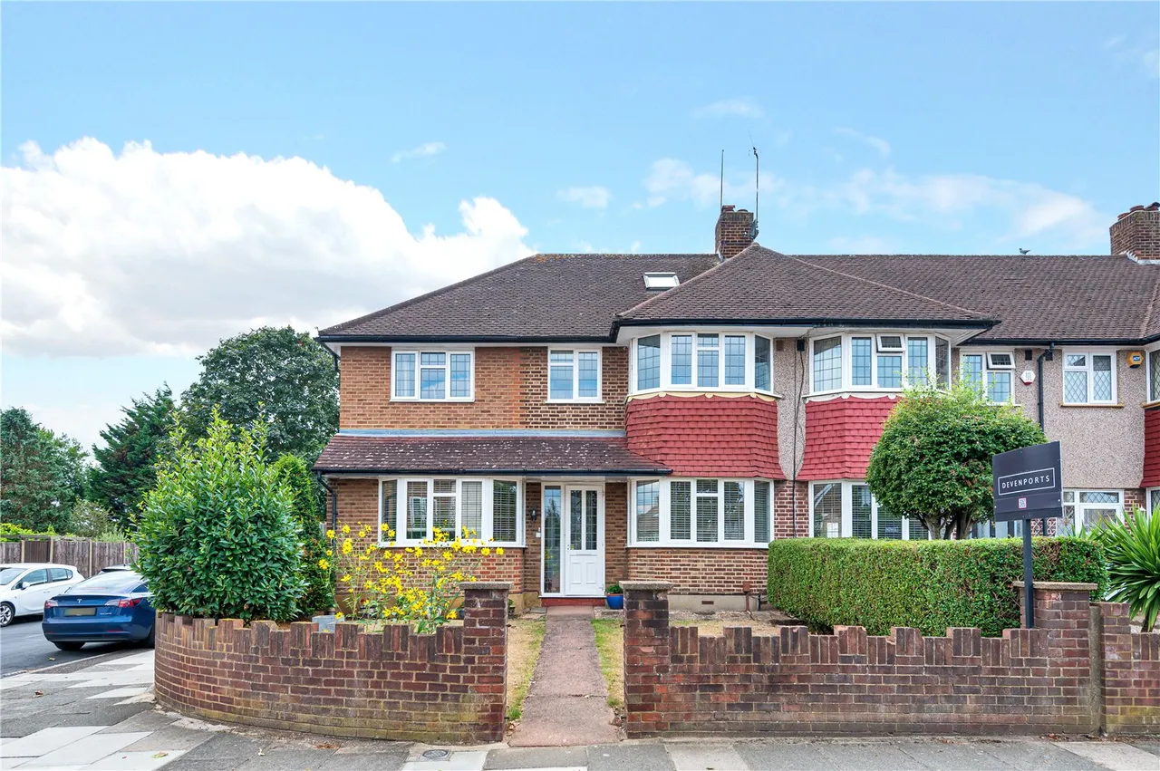 5 bed house for sale — Gloucester Road, Twickenham, TW2 6NF