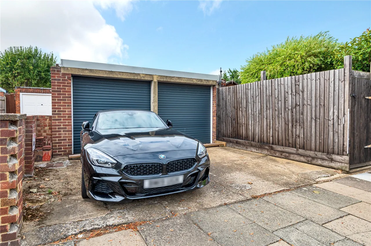 Gloucester Road, Twickenham, TW2 6NF, photo 16