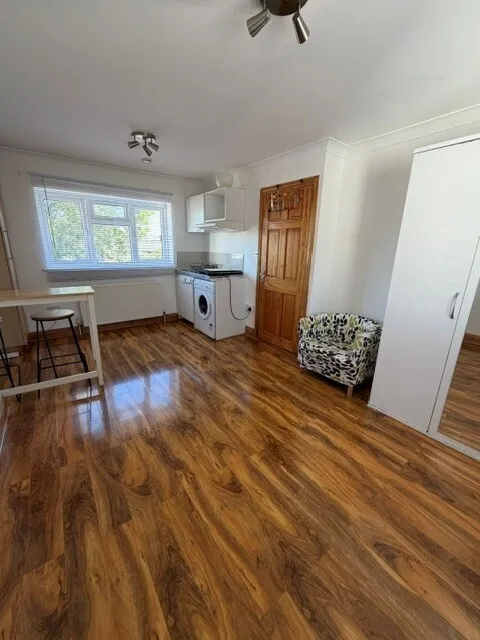 Hoylake Road, London, W3, photo 2