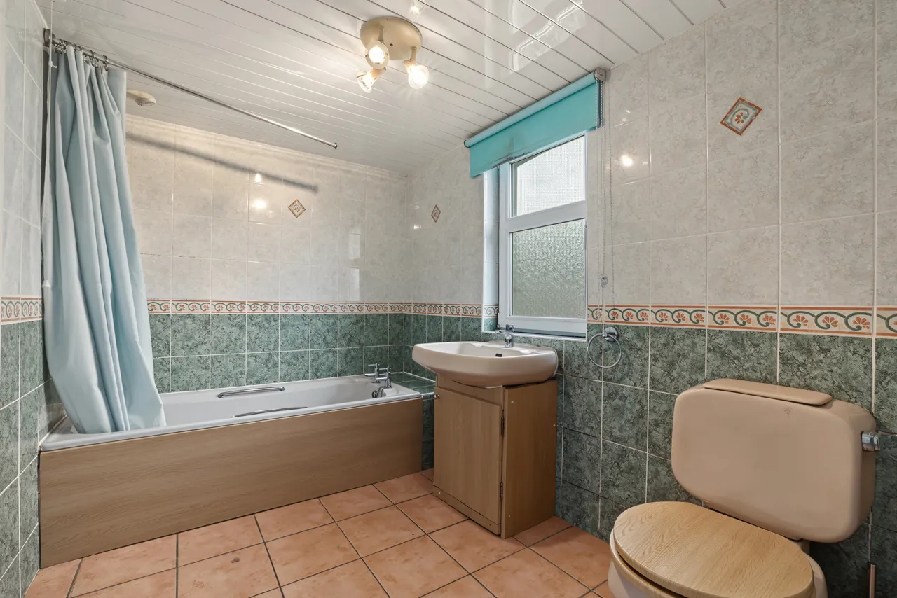 Dumbarton Road, Scotstoun, G14, photo 25