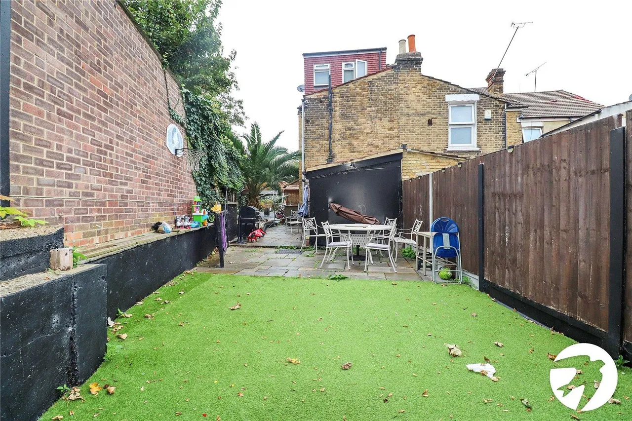 Willis Road, DA8, photo 8