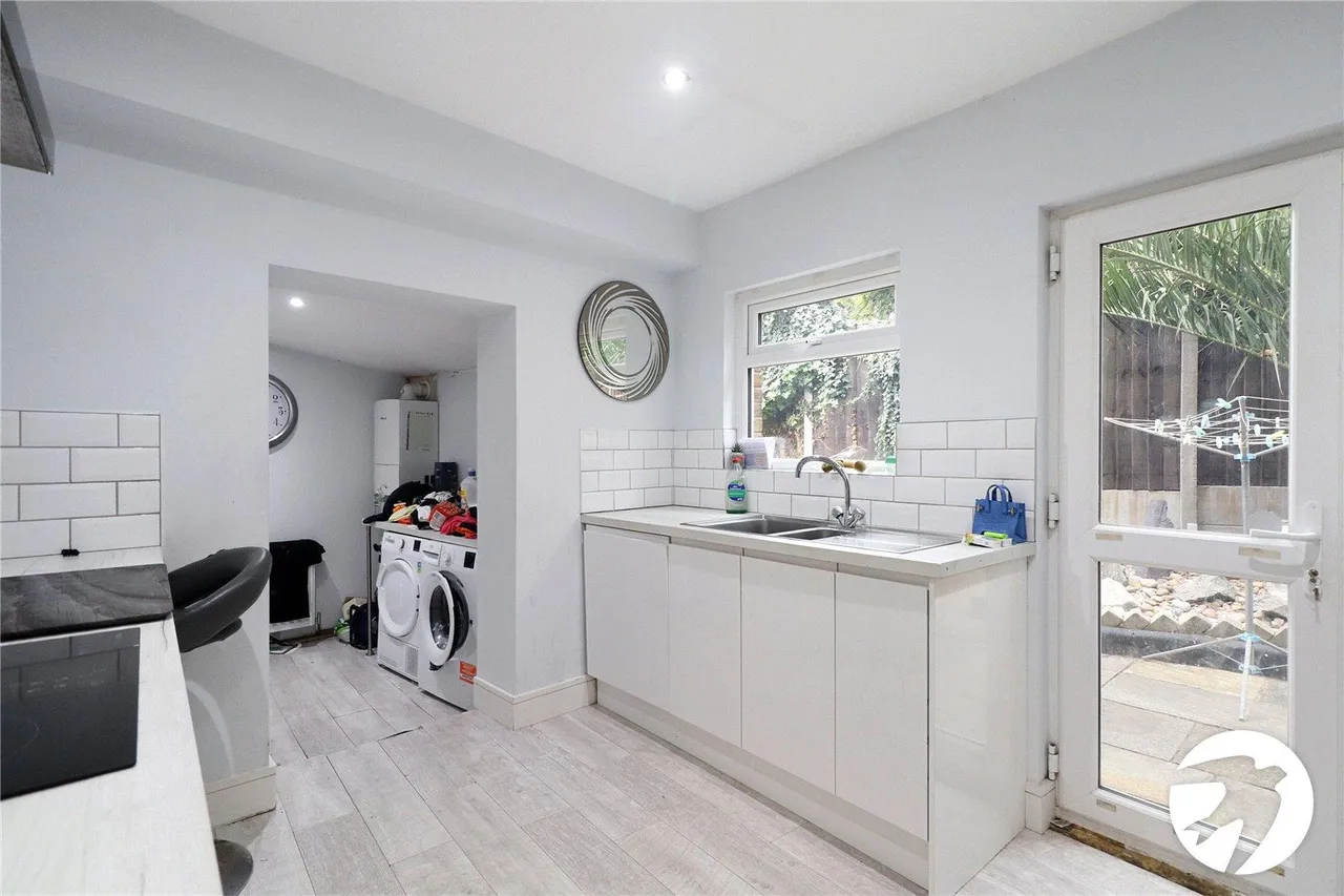 Willis Road, DA8, photo 10