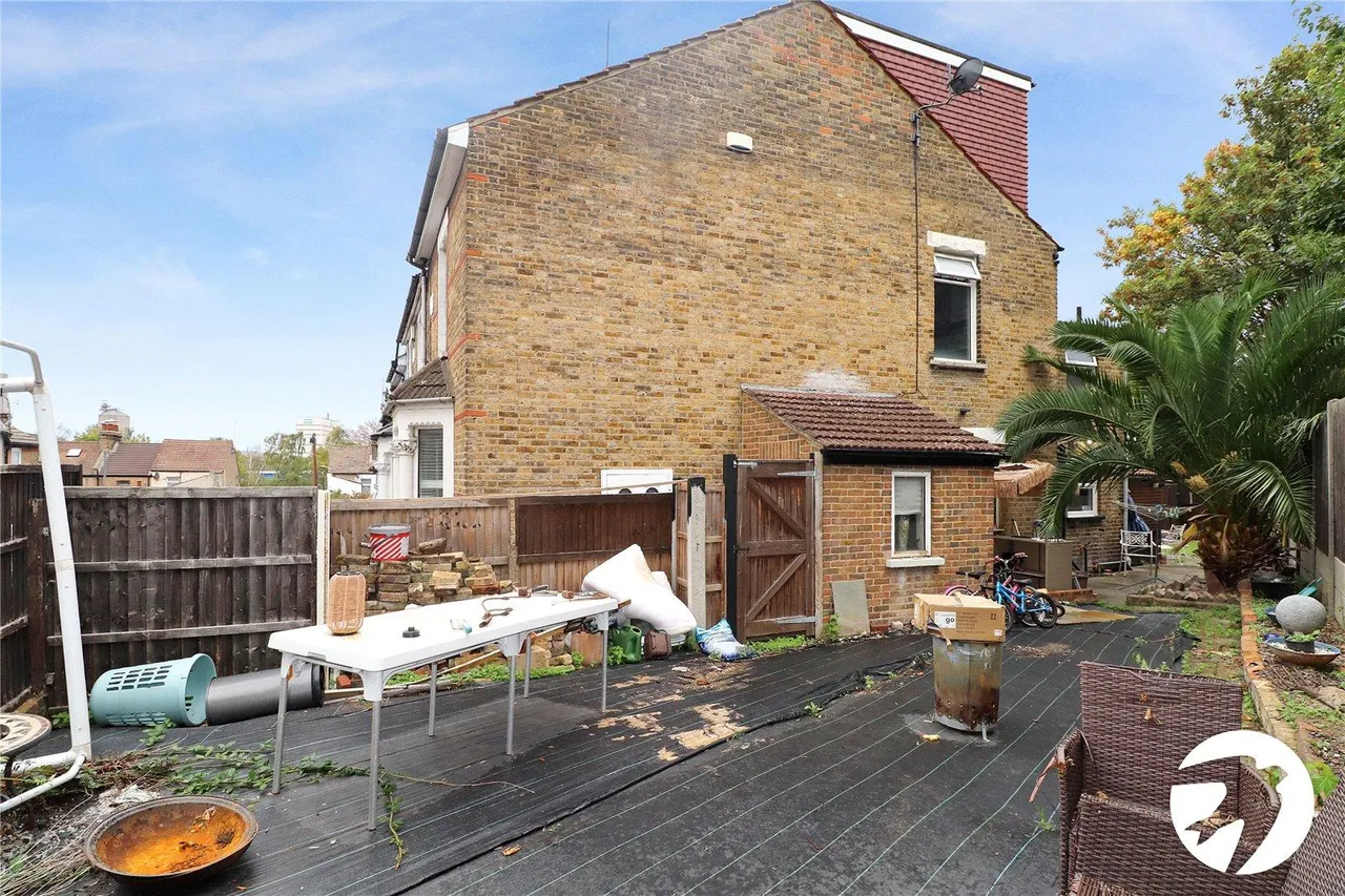 Willis Road, DA8, photo 18