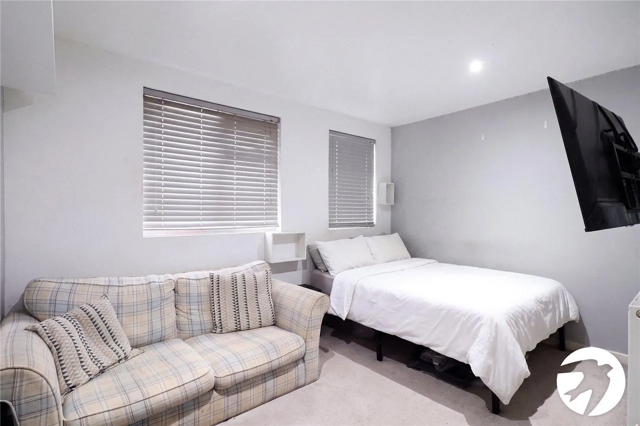 Willis Road, DA8, photo 14