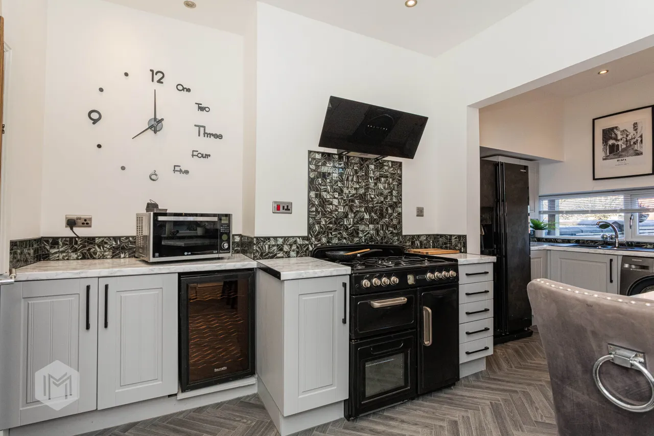 Chorley Old Road, Bolton, BL1 6AA, photo 4