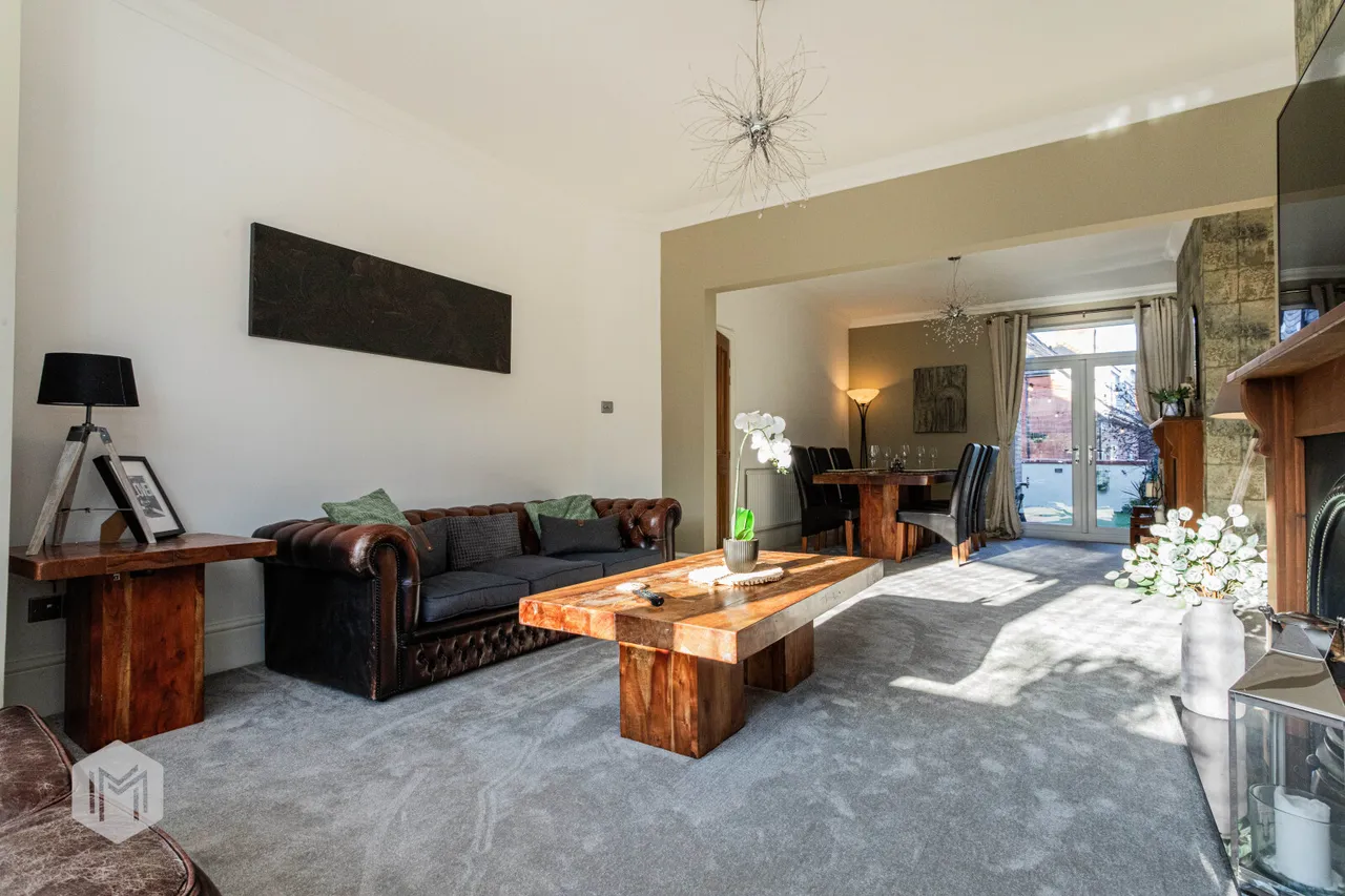 Chorley Old Road, Bolton, BL1 6AA, photo 2
