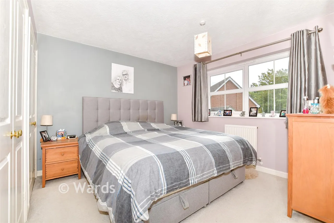 Crabtree Close, Kings Hill, ME19, photo 8