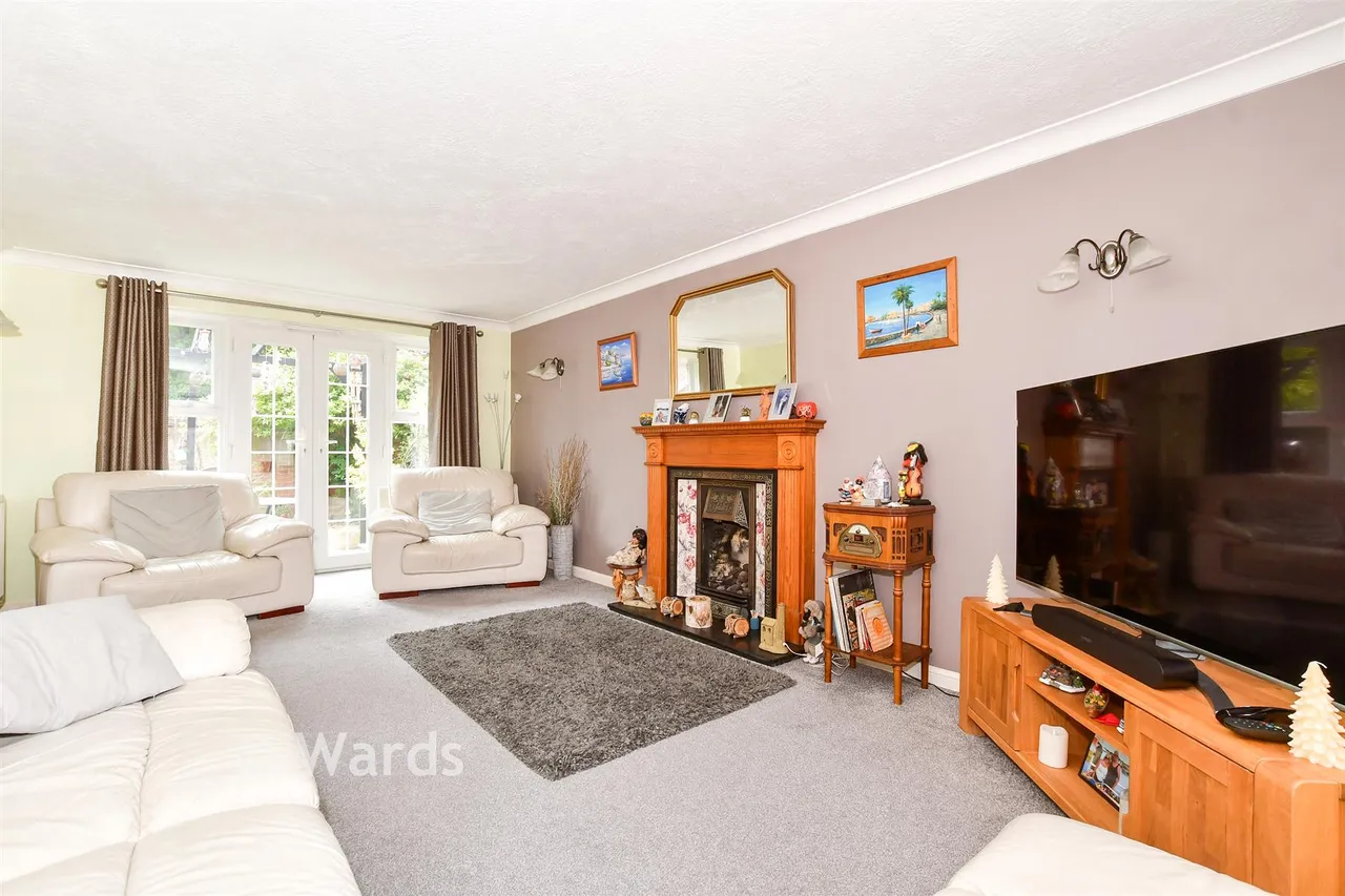 Crabtree Close, Kings Hill, ME19, photo 4