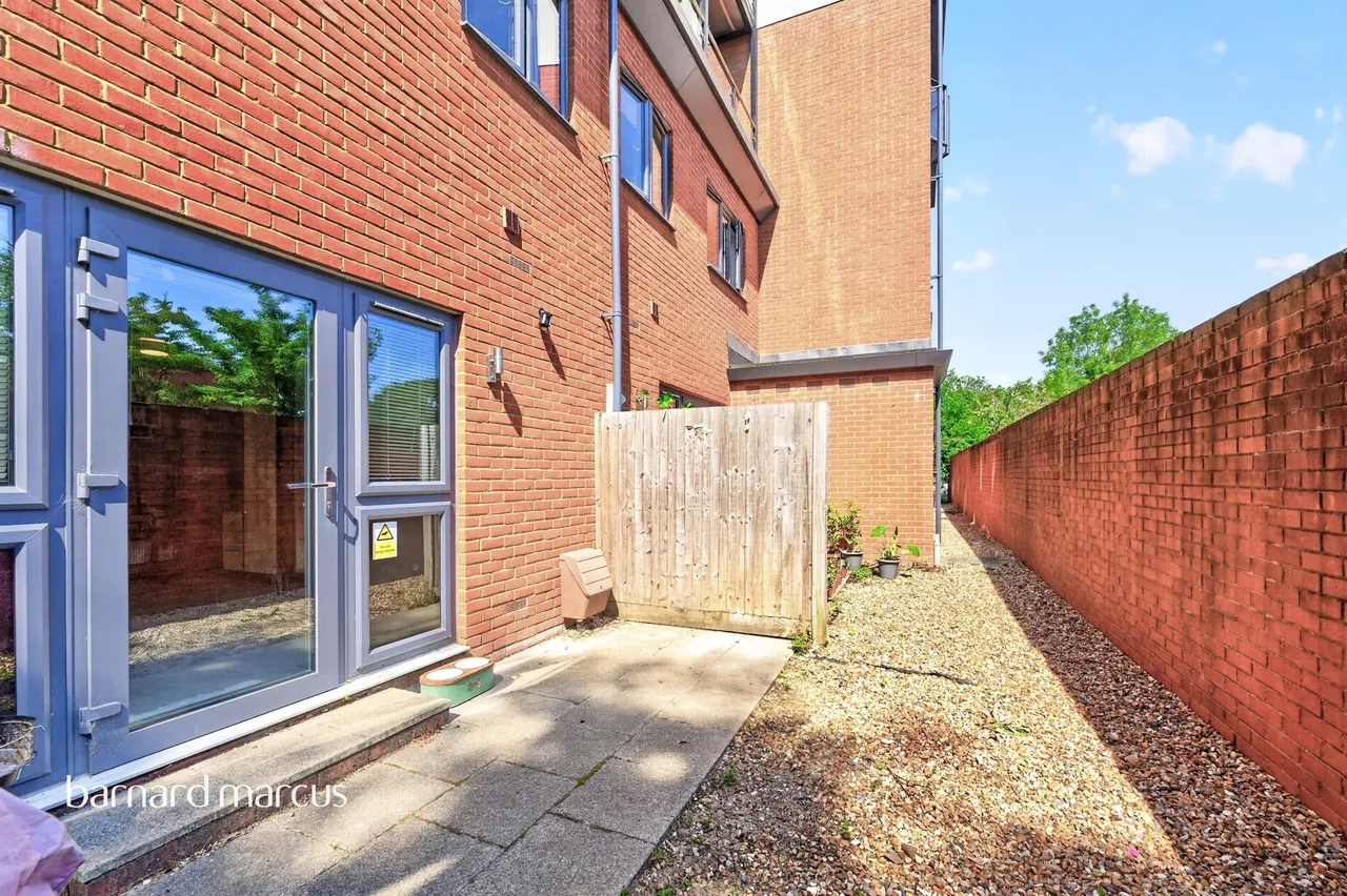 Park Road, Feltham, TW13, photo 14