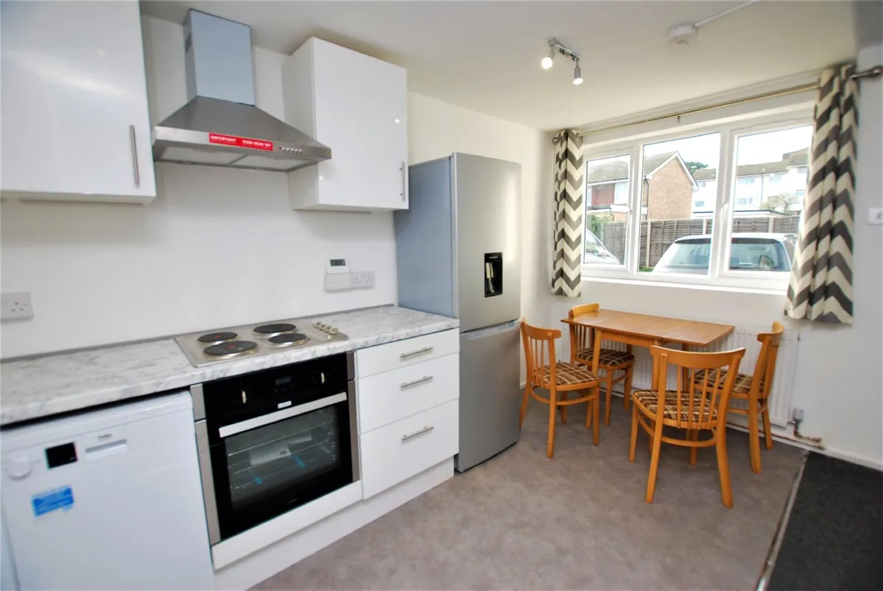 Guildford Park Avenue, Guildford, GU2, photo 3