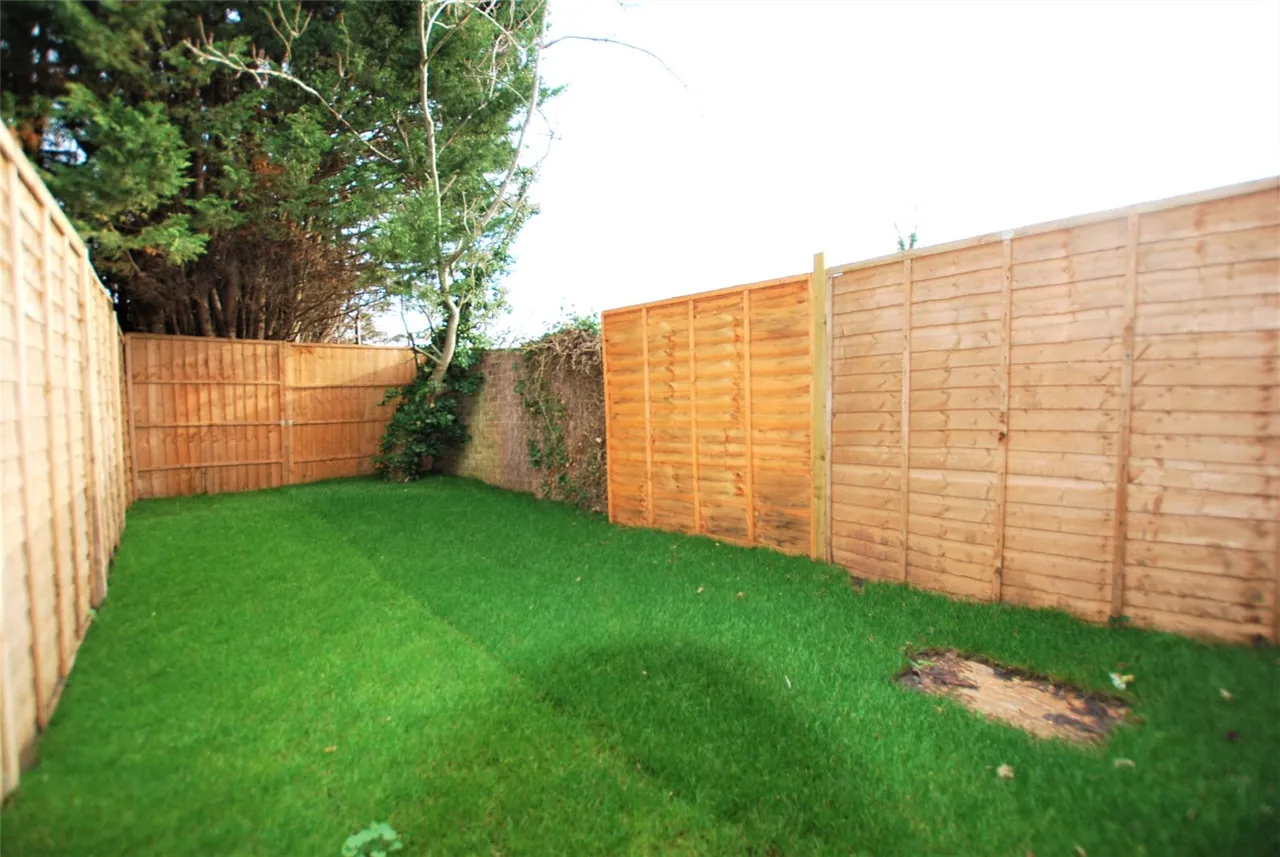Guildford Park Avenue, Guildford, GU2, photo 13