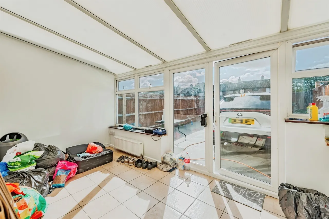 Cumbernauld Walk, Bewbush, RH11, photo 5