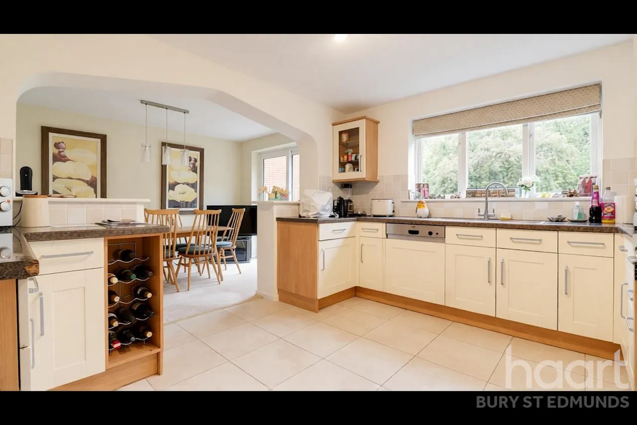 Brunwyn Close, Bury St Edmunds, IP32, photo 3
